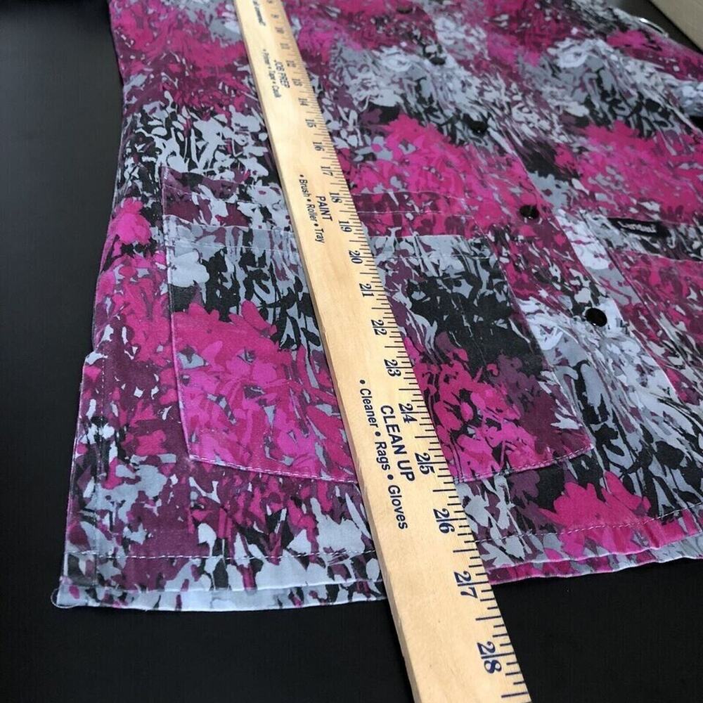 Landau Womens Scrub Top Size Small Pink Gray Black Floral Snap Pockets - Picture 9 of 10